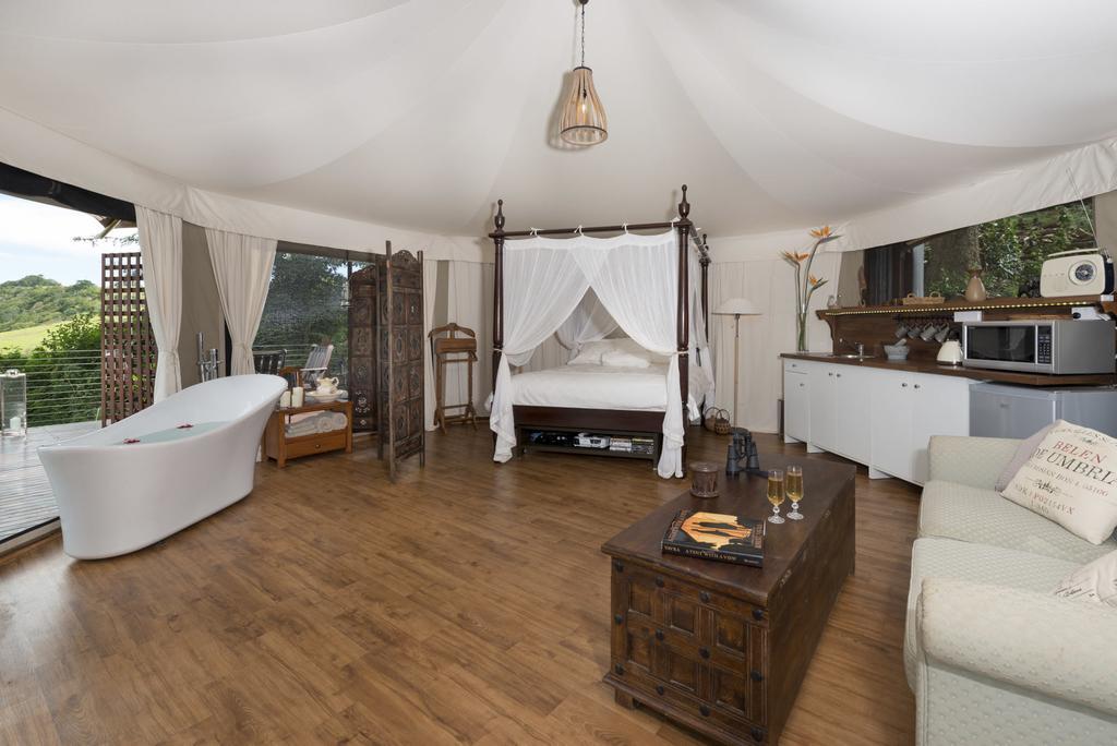 Luxury tent Clouds Safari *