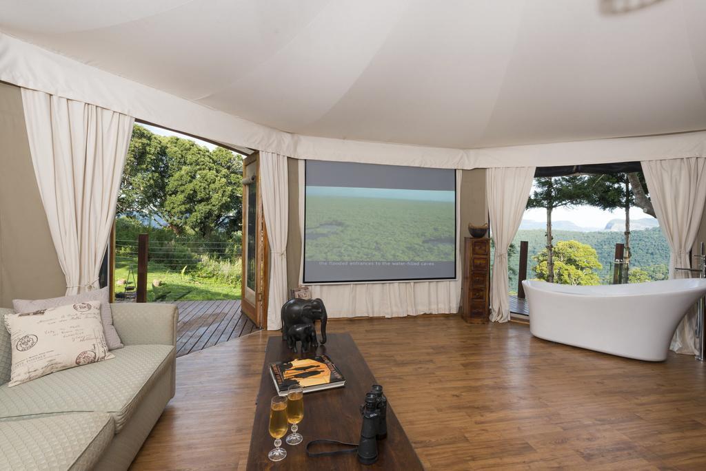 Luxury tent Clouds Safari Beechmont