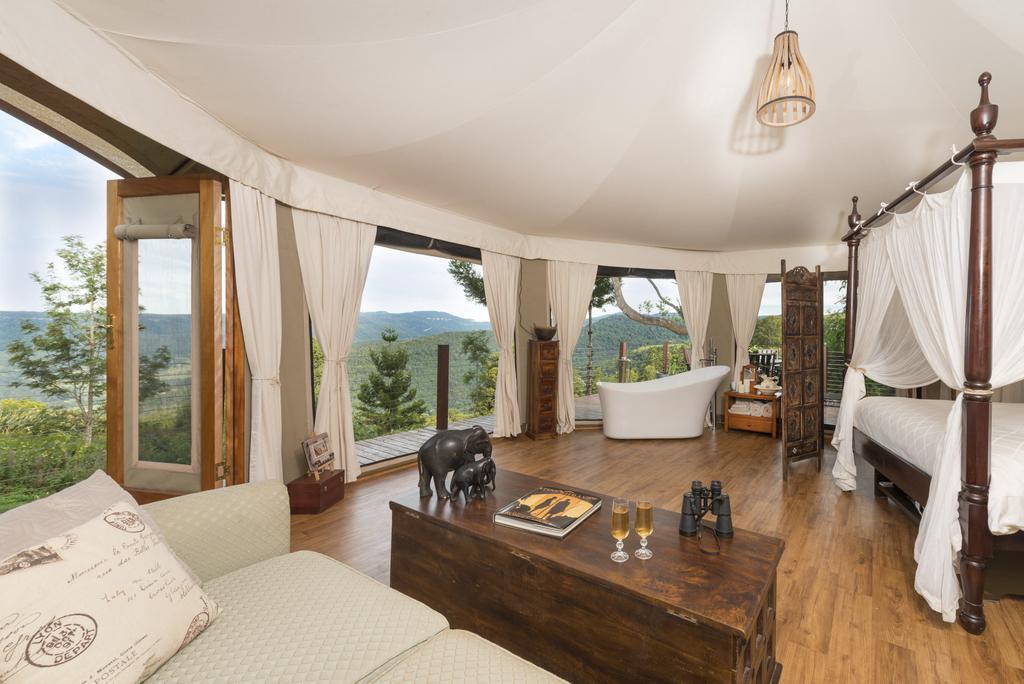 Luxury tent Clouds Safari