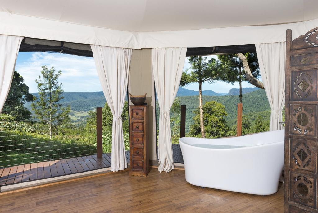Luxury tent Clouds Safari Beechmont